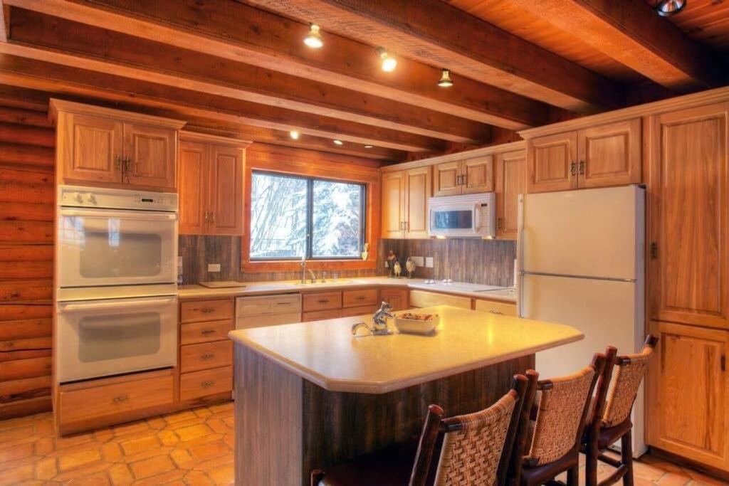 Log Cabin On The Stream Sundance, Utah Экстерьер фото
