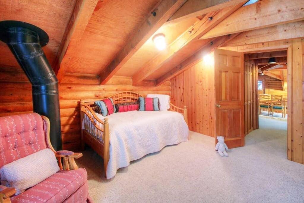 Log Cabin On The Stream Sundance, Utah Экстерьер фото