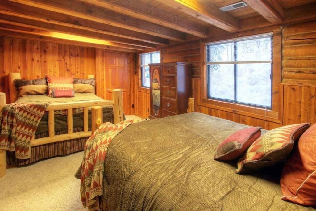 Log Cabin On The Stream Sundance, Utah Экстерьер фото